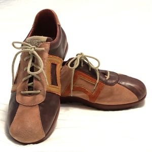 RARE Vintage Camper Twins